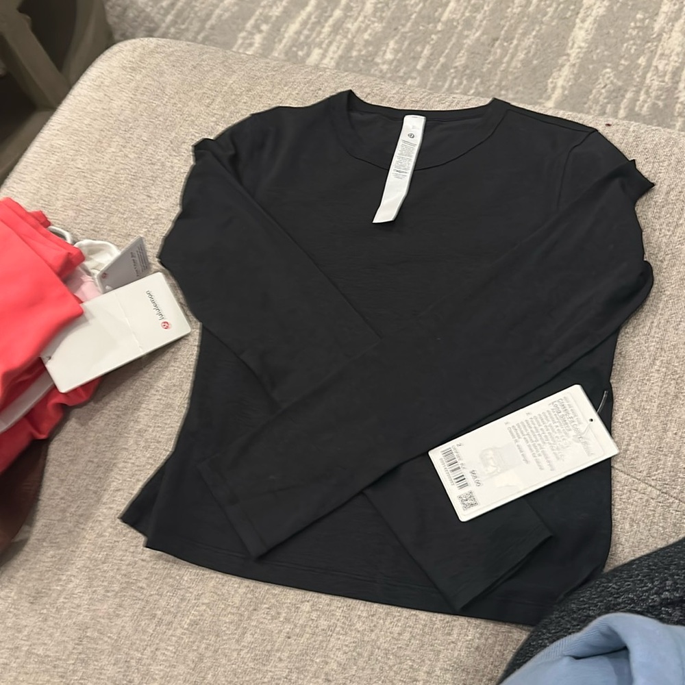 NWT Lululemon Long Sleeve Size 2
